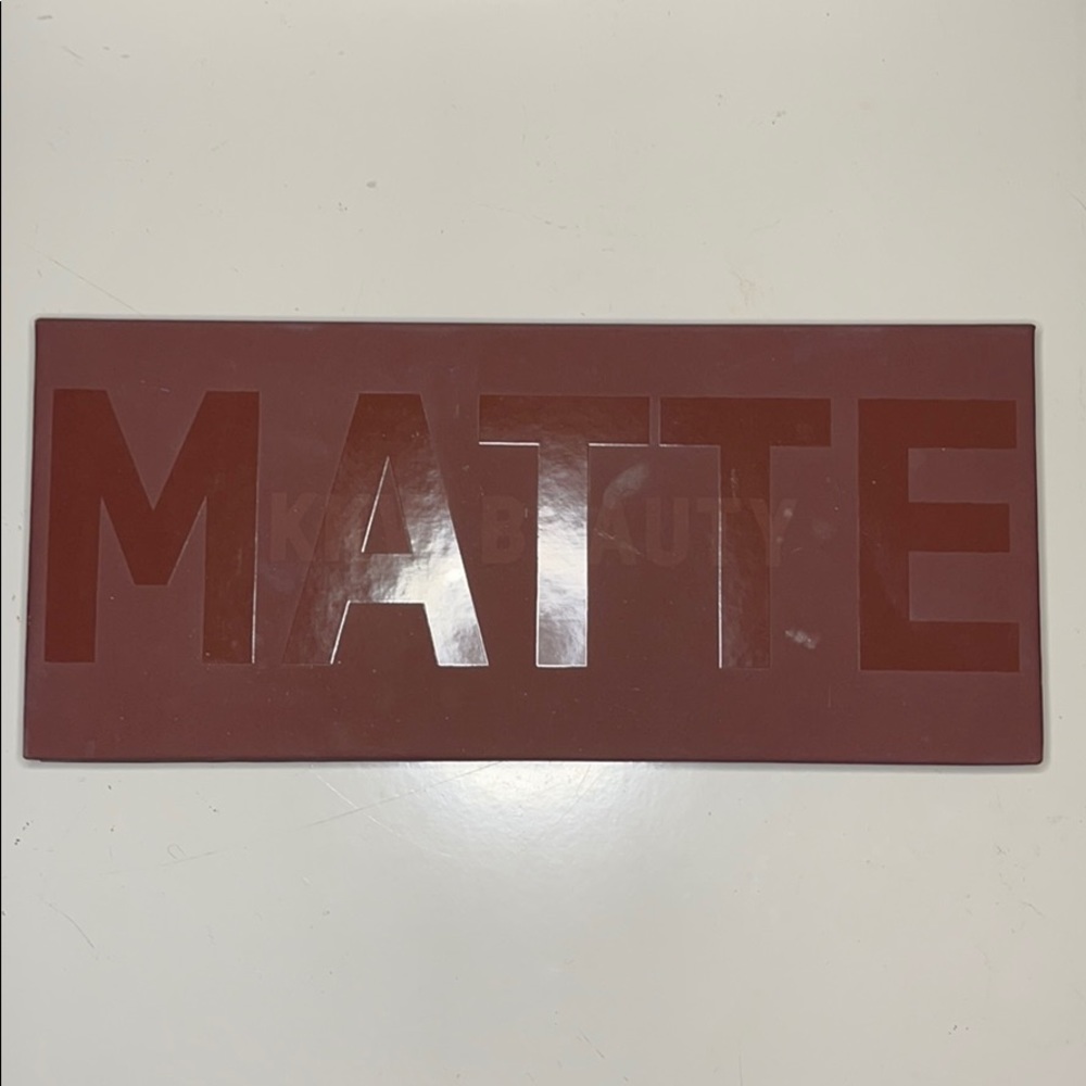 KKW BEAUTY Matte cocoa eyeshadow palette